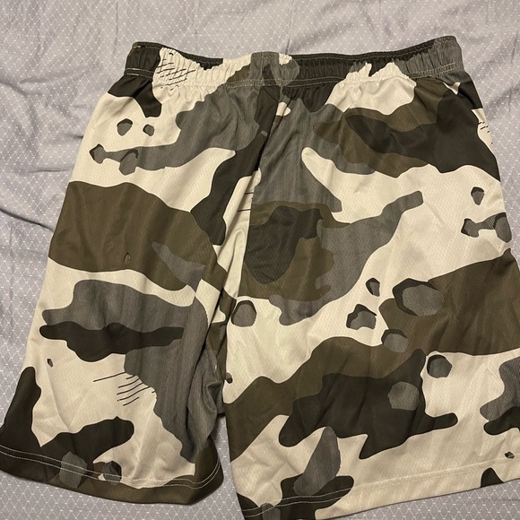 Nike shorts - Picture 2 of 2